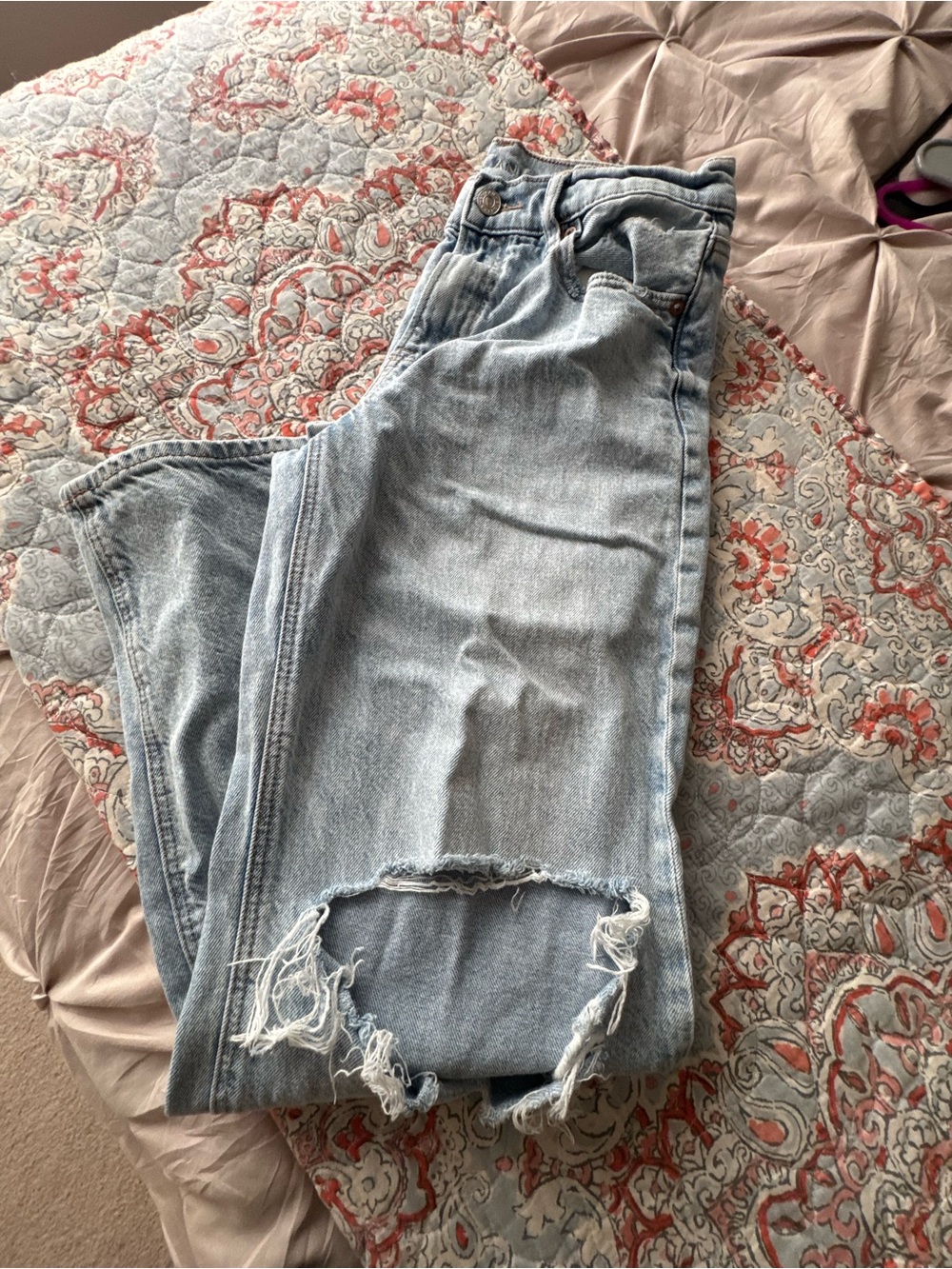 American Eagle Outfitters Light Blue Distressed Boyfriend Jeans